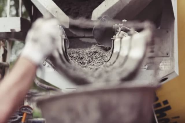 25 kg zaprawy betonowej ile to m3? Zaskakujące przeliczenia dla budowy 25 kg zaprawy betonowej ile to m3? Zaskakujące przeliczenia dla budowy